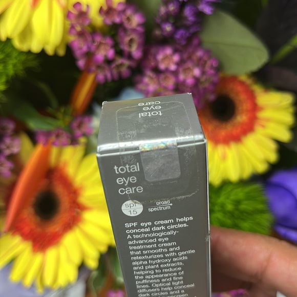 Exp 09 2020 Dermalogica Total Eye Care 0.15 do oz, 15ml, SPF 15 - Picture 5 of 6